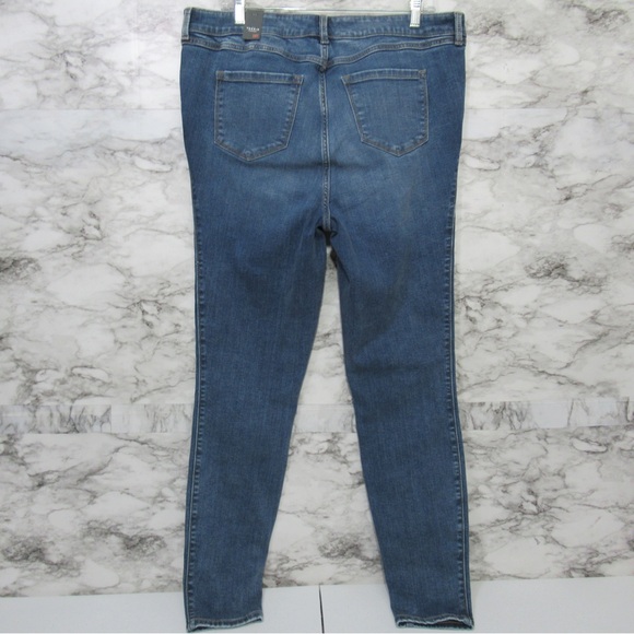 Torrid MidFit Super Skinny Super Soft High Rise Denim Jeans Size 18 Tall NWT - Picture 3 of 14